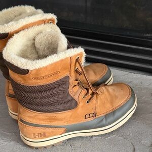 Helly Hansen Men's Tan and Brown Waterproof Snow Boots